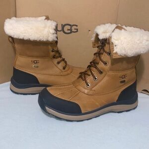 UGG ADIRONDACK